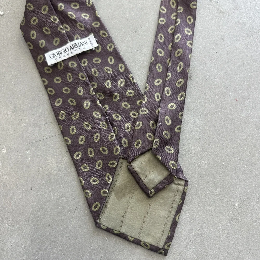 Giorgio Armani Cravatte Tie Men's Fashion Accessory - Purple Gold Circle